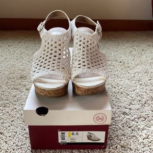 American heritage wedges color:white size: 6.5